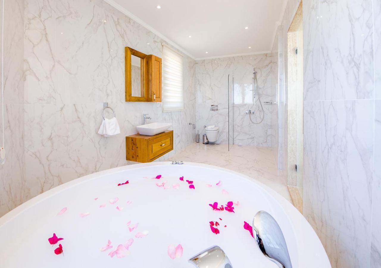 Villa 5 Sleeps 6 Isolated Pool See And Montain View-Villa Kartal Yuvasi Uzumlu  外观 照片